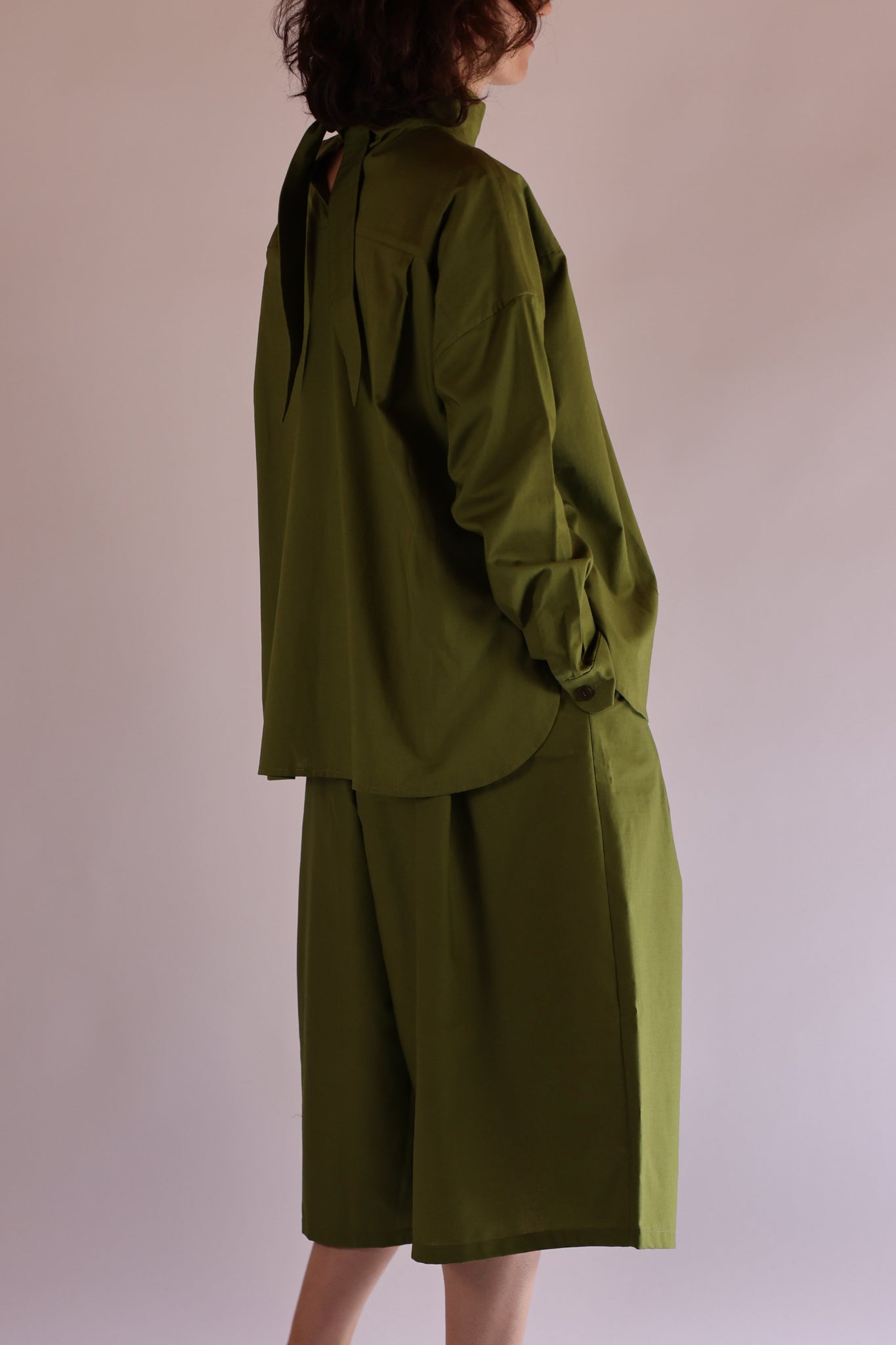 Leaf Collar Shirt Long | Organic Cotton Poplin | Olive