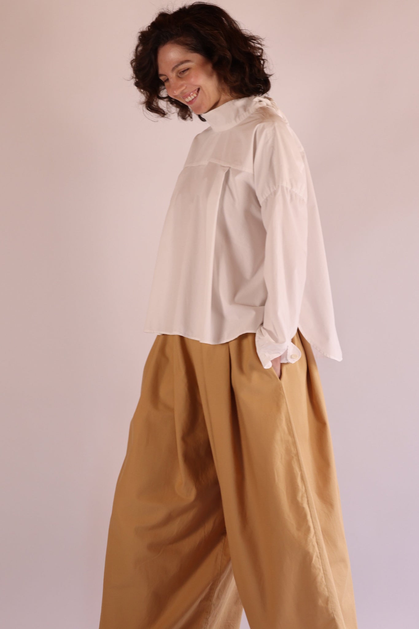 Leaf Collar Shirt Cropped | Organic Cotton Poplin | White