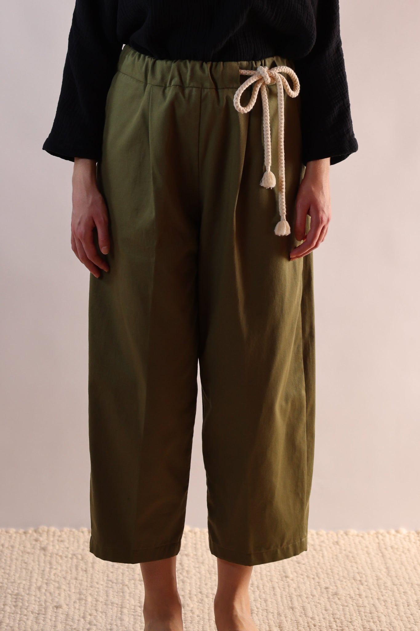 Pleated Pants with Cord String | Organic Cotton Twill | Olive